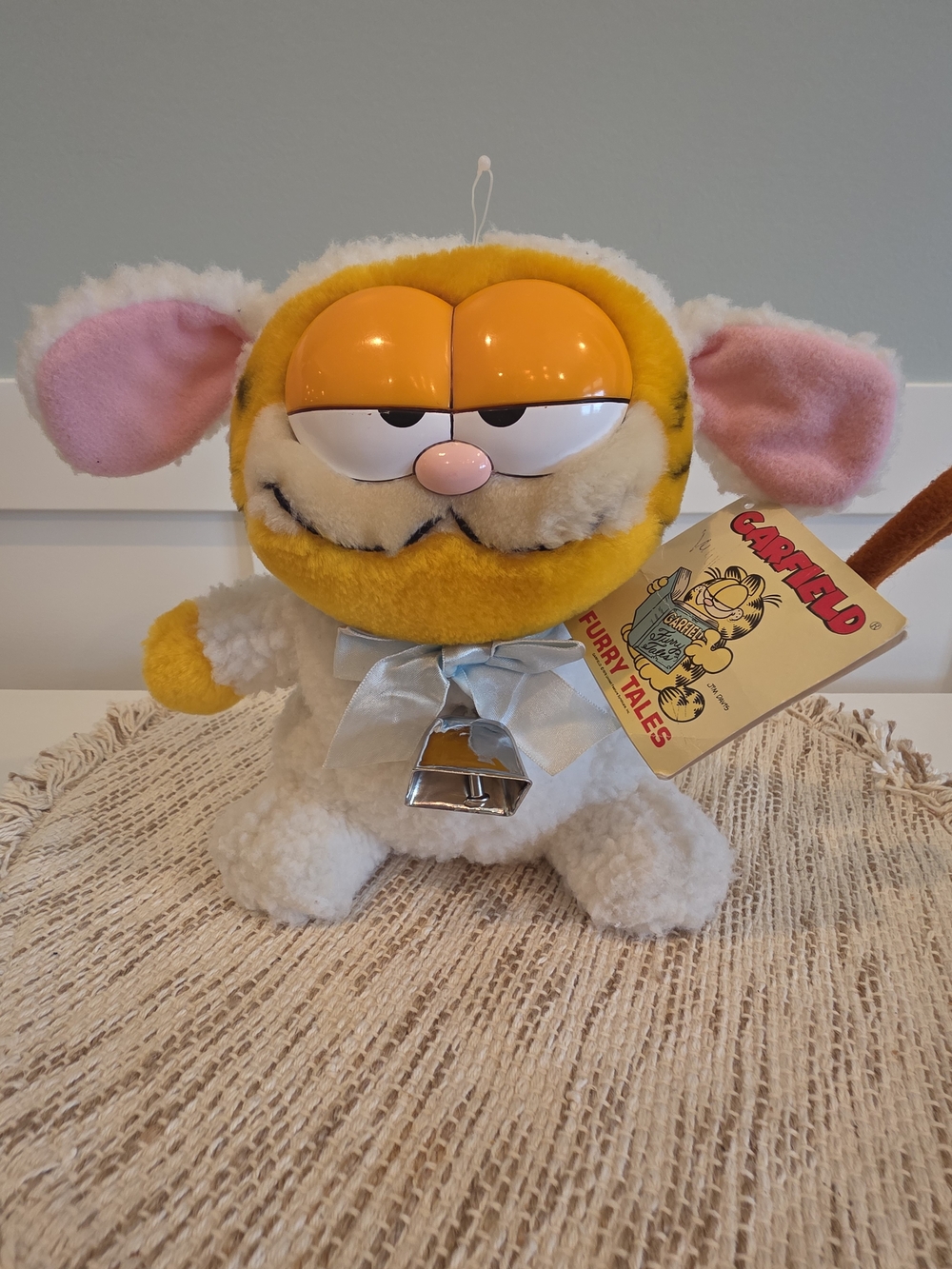 NWT! Garfield Vintage 1981 "Little Bo Peep" Plush White With Blue Bow And Bell